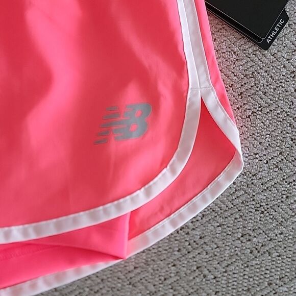 New Balance Accelerate Flouresent Pink 2.5" Running Athletic Shorts - Size Small - Picture 4 of 11